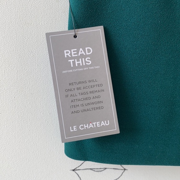 Le Chateau Bardot Dress in Emerld Green - Picture 4 of 14